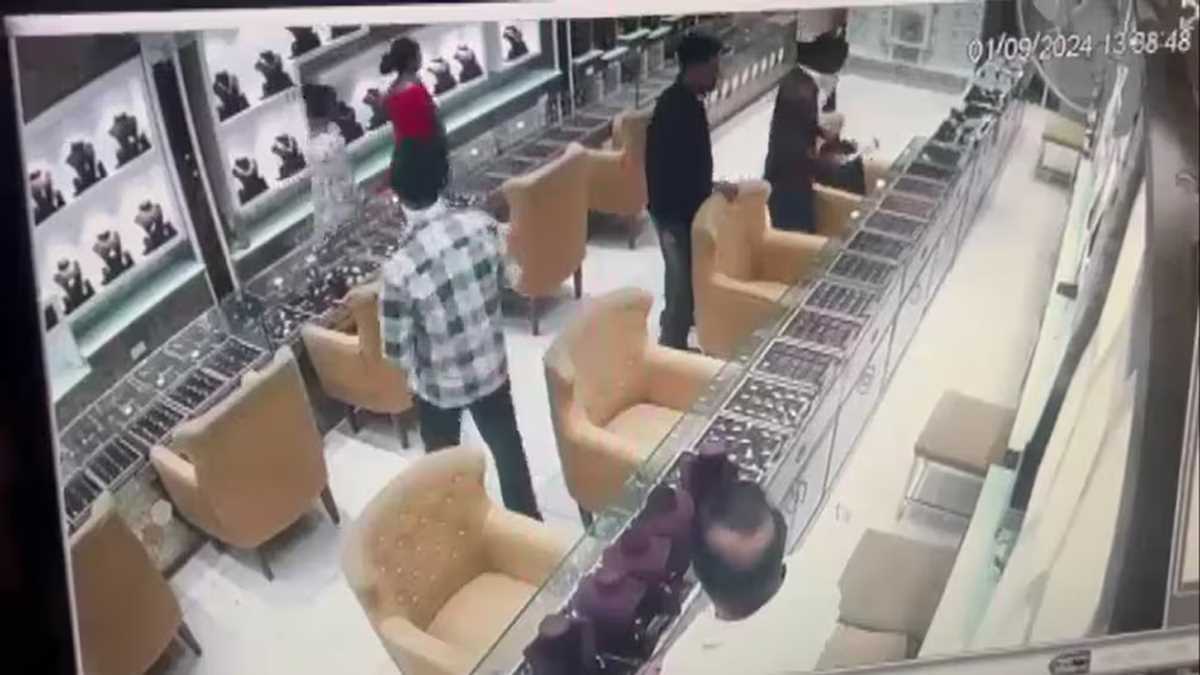 हरिद्वार के ज्वैलर्स की दुकान में डकैती, 5 करोड़ के गहने लूटकर बदमाश फरार